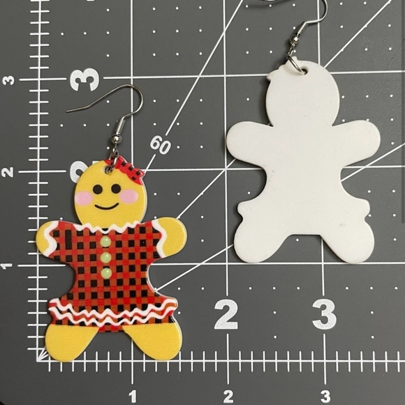 1/$8 or 3/$12 Gingerbread Girl Acrylic Dangle Drop Earrings Holiday Christmas - Picture 2 of 3